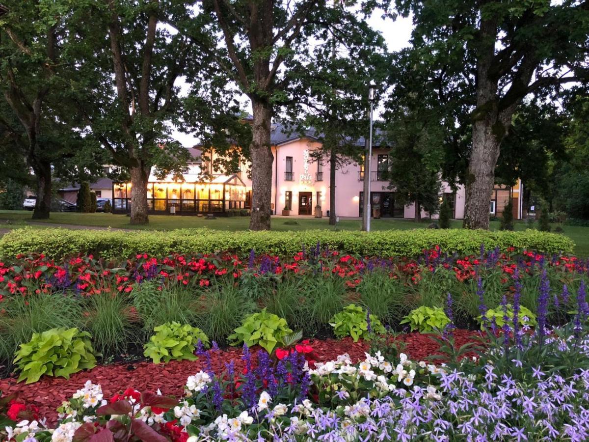 Hotel Pils With Self-Check In Sigulda Dış mekan fotoğraf